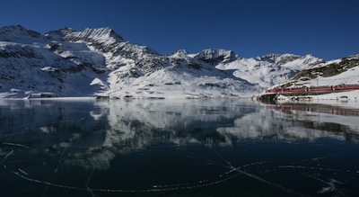 Bernina Pass: pattini ai piedi, il Lago Bianco ti aspetta!