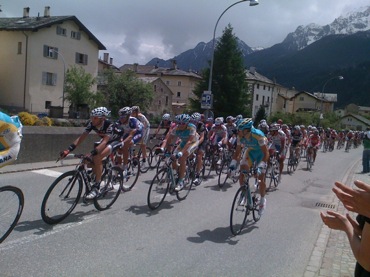 Il Giro dItalia sulla strada del Trenino del Bernina