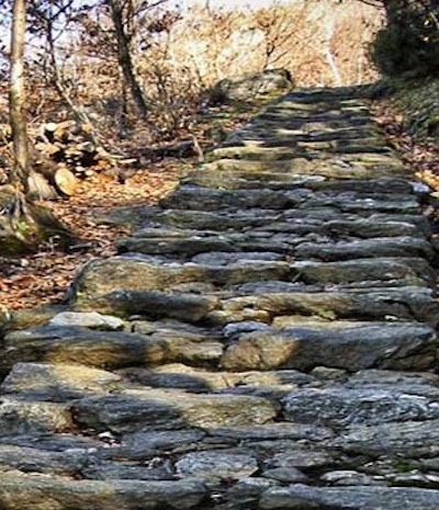 STRADA nella roccia